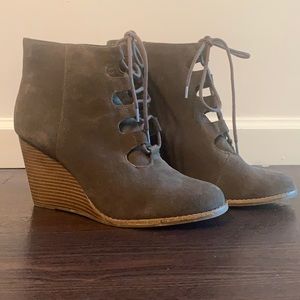 Ankle bootie with wedge heel!